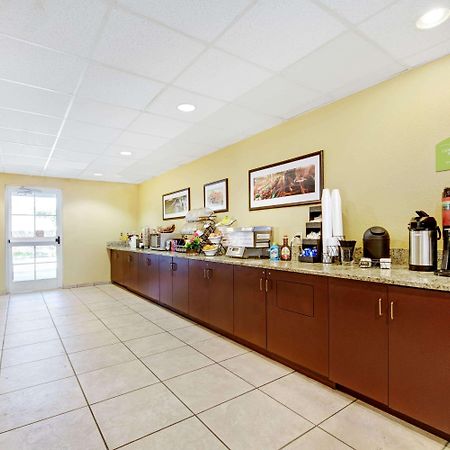 Super 8 By Wyndham San Antonio Airport North Hotel Luaran gambar